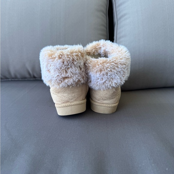 Warm Tan Kids Boots with Plush Lining - Picture 5 of 6